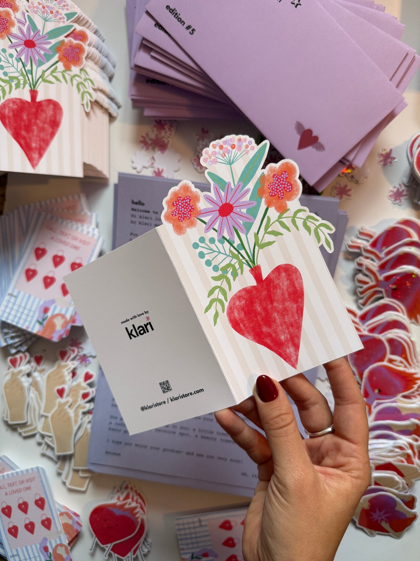 heart flower bouquet greeting card & punch card - the post club ✰ by klari edition #5